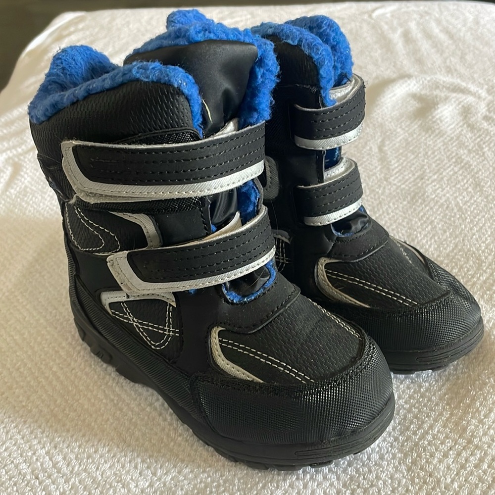 Totes Snow Boots